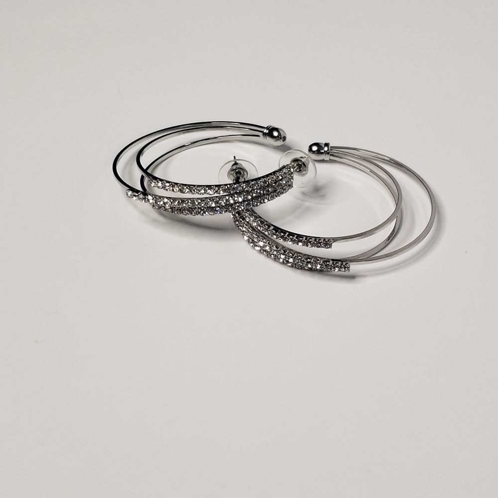 Fashion Jewelry - Picture 1 of 3